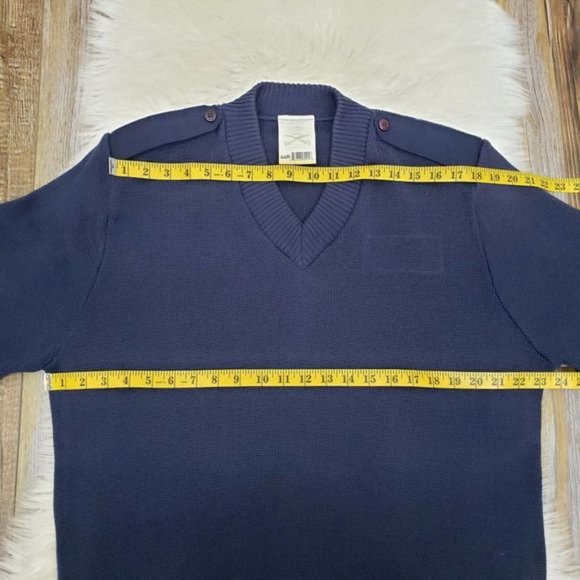 US Military Equipment Mehlin Estey Made in Britain 44R VNeck Sweater Elbow Patch - Picture 10 of 10